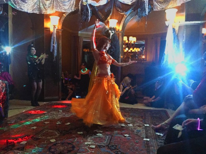 Nefabit-hire-professional-dancer-halloween-washington-idaho-bellydancer